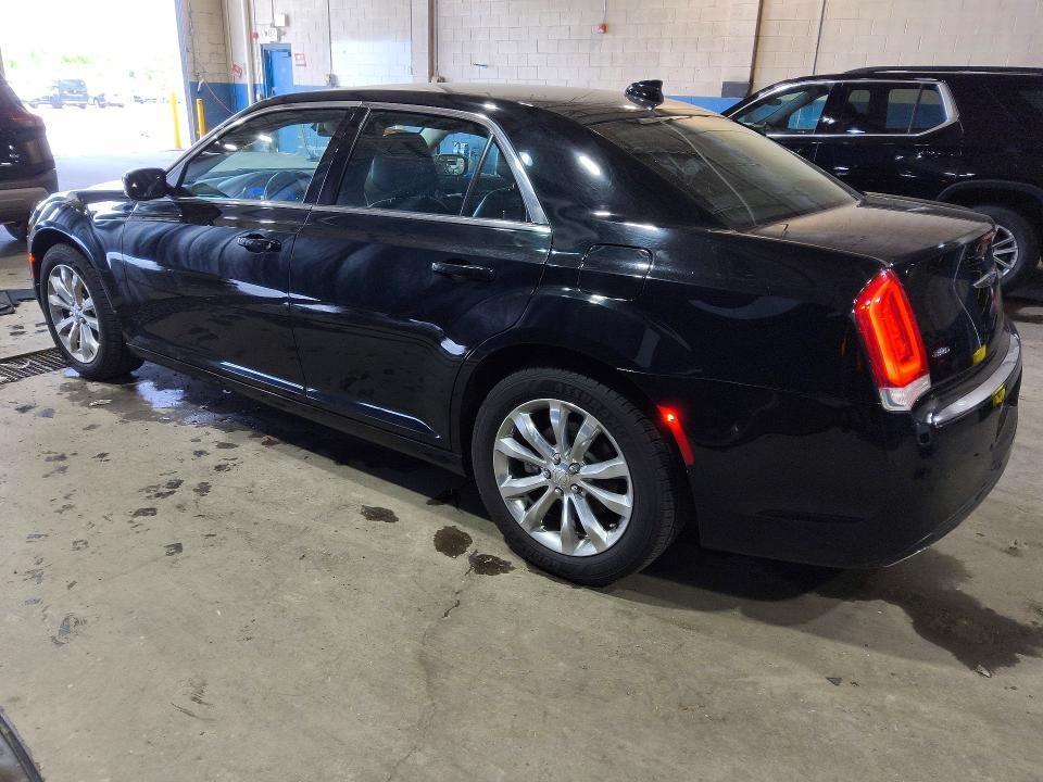 2021 Chrysler 300 Touring