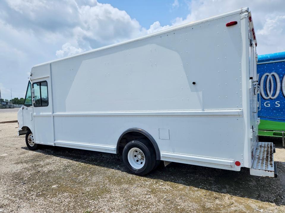 2000 Ford E350 Delivery Truck