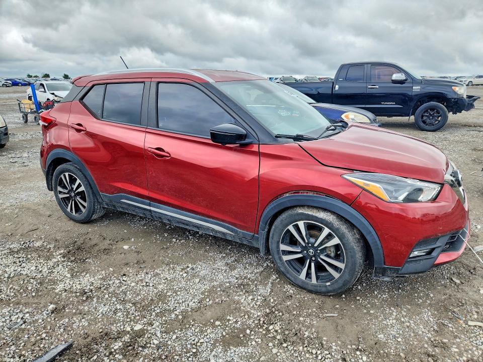 2018 Nissan Kicks sr