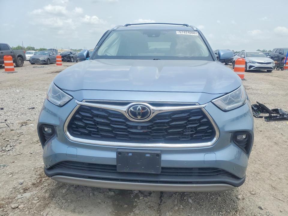 2022 Toyota Highlander Platinum