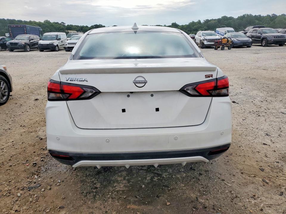 2024 Nissan Versa sr
