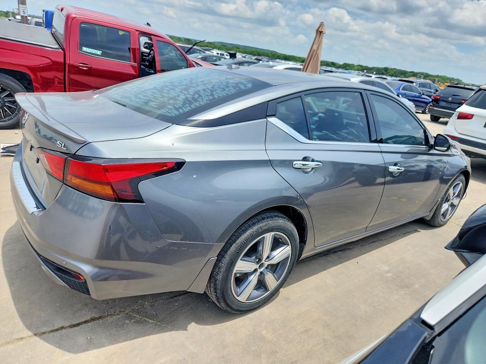 2022 Nissan Altima sl
