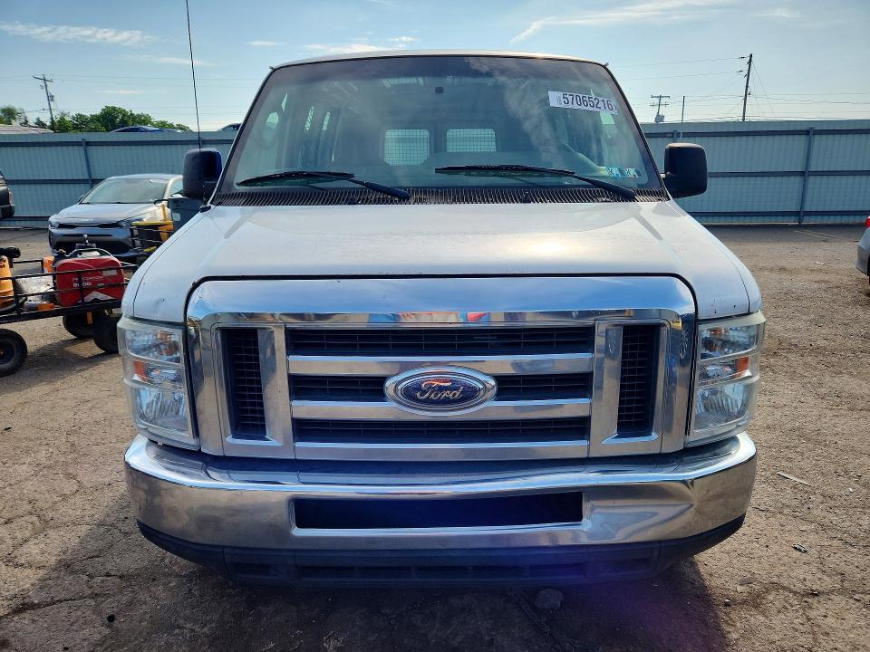 2013 Ford Econoline E250 van