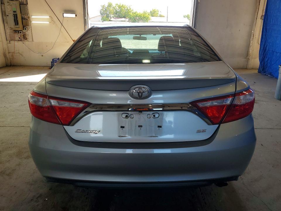 2015 Toyota Camry se