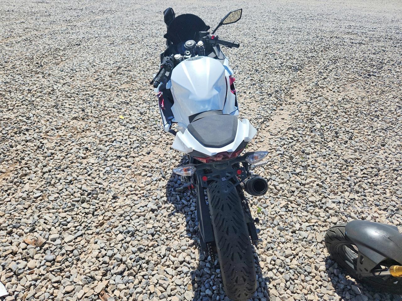 2021 Kawasaki EX400