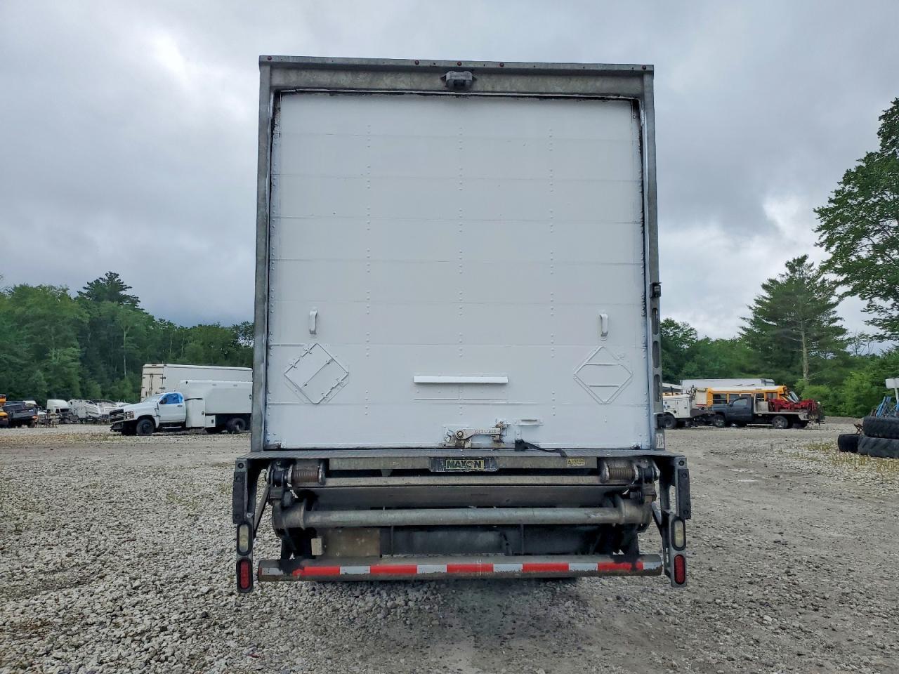 2015 Freightliner Business Class M2 BOX Truck