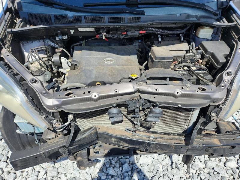 2016 Toyota Sienna xle 8-passenger