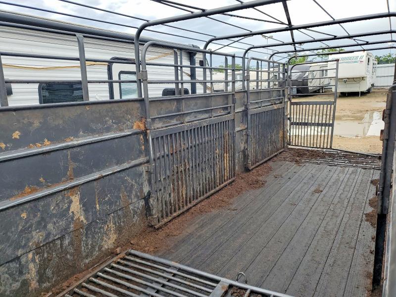 2004 Travalong Livestock Trailer