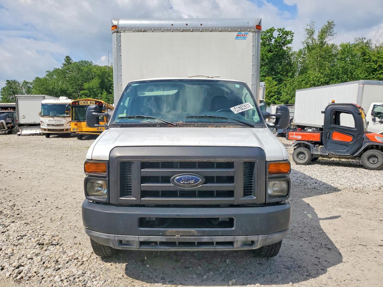 2011 Ford E450 BOX Truck
