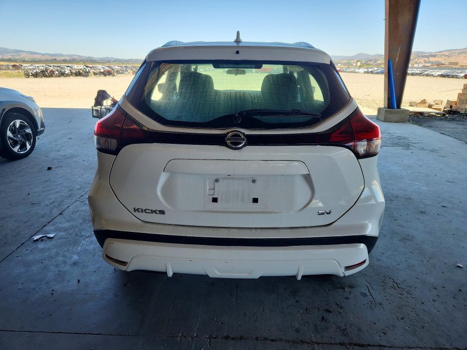 2021 Nissan Kicks sv
