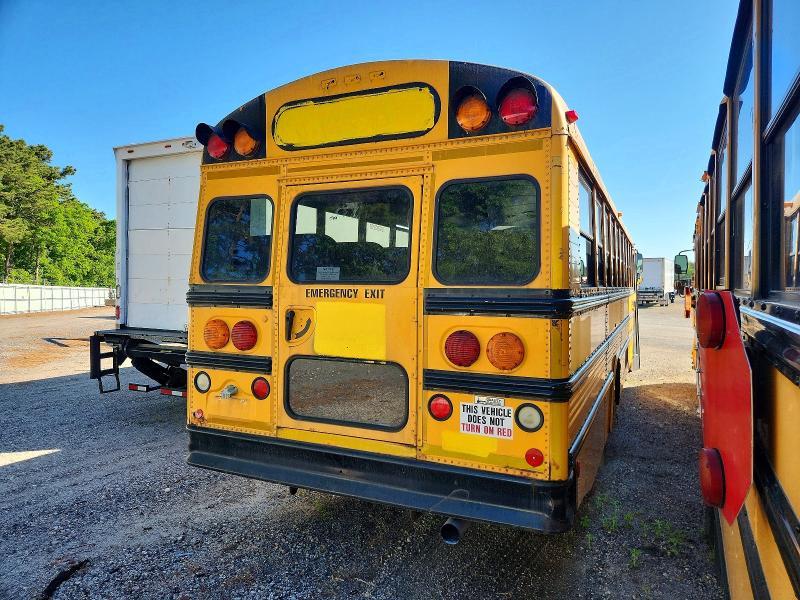 2005 Thomas Bus-School Bus