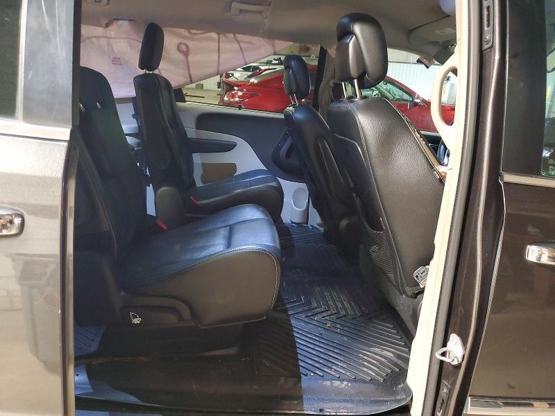 2016 Chrysler Town & Country Touring l