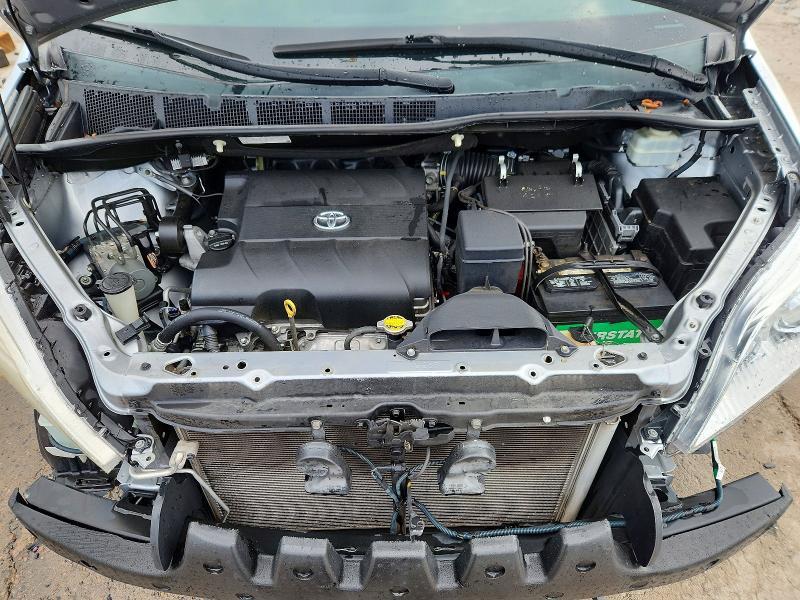 2014 Toyota Sienna le