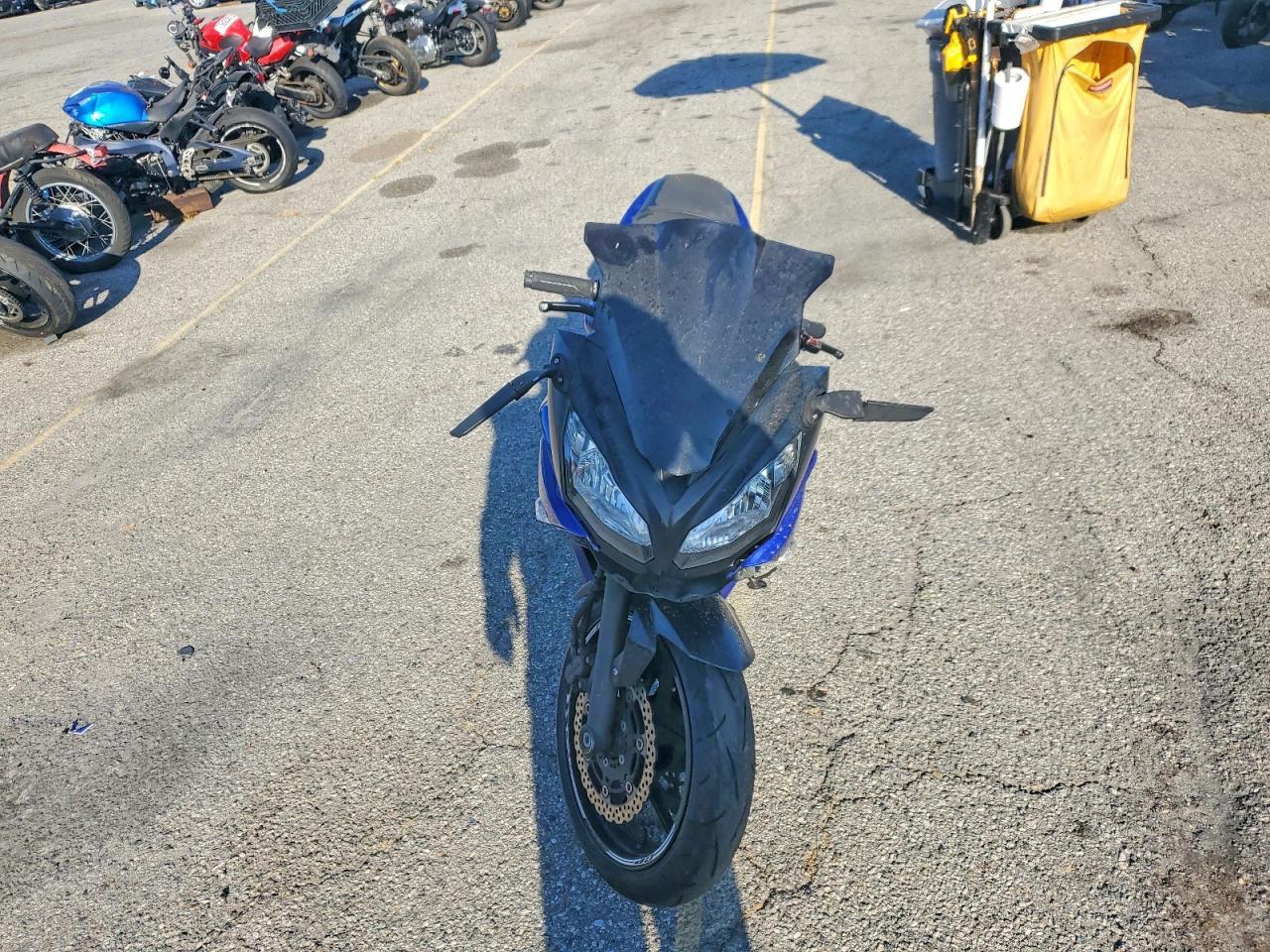 2013 Kawasaki EX650 E