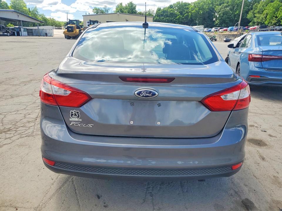 2014 Ford Focus s
