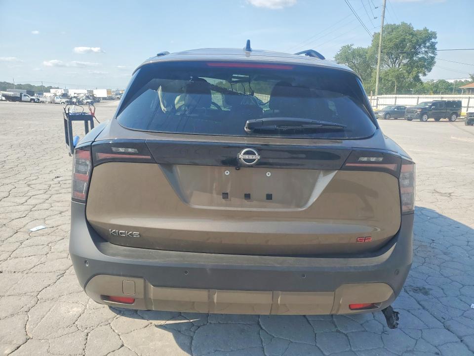 2026 Nissan Kicks sr