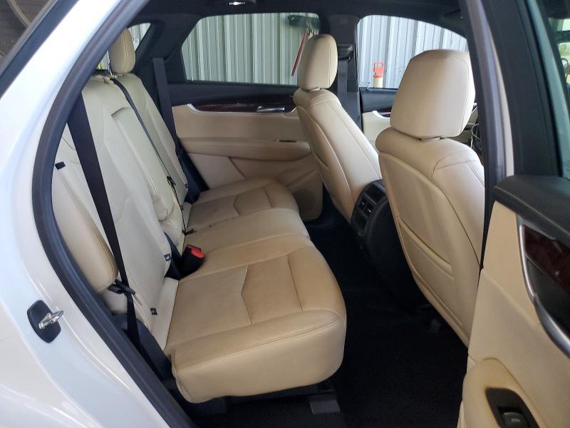 2018 Cadi XT5