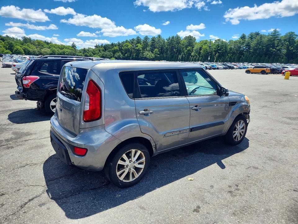 2013 KIA Soul +