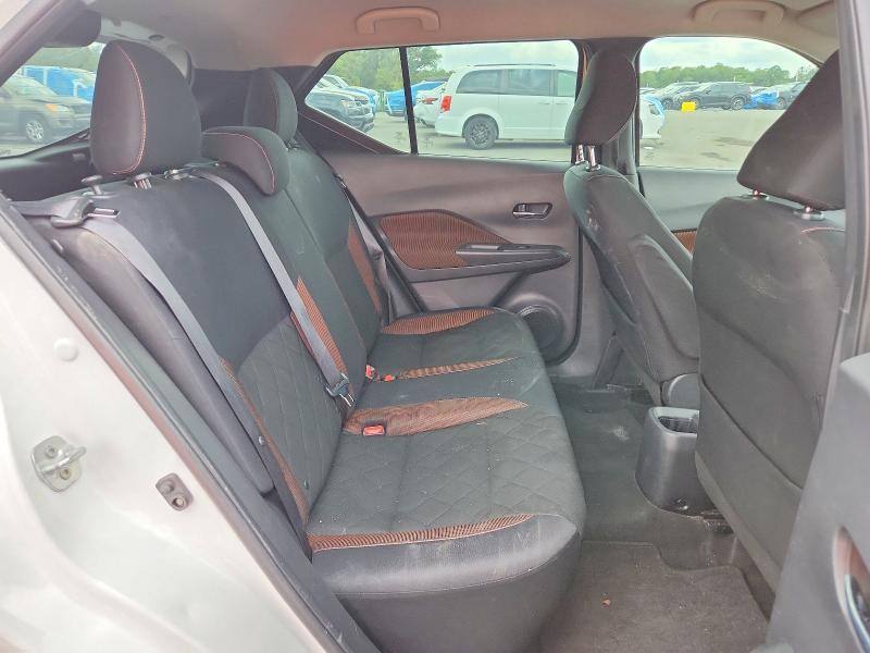 2018 Nissan Kicks sr