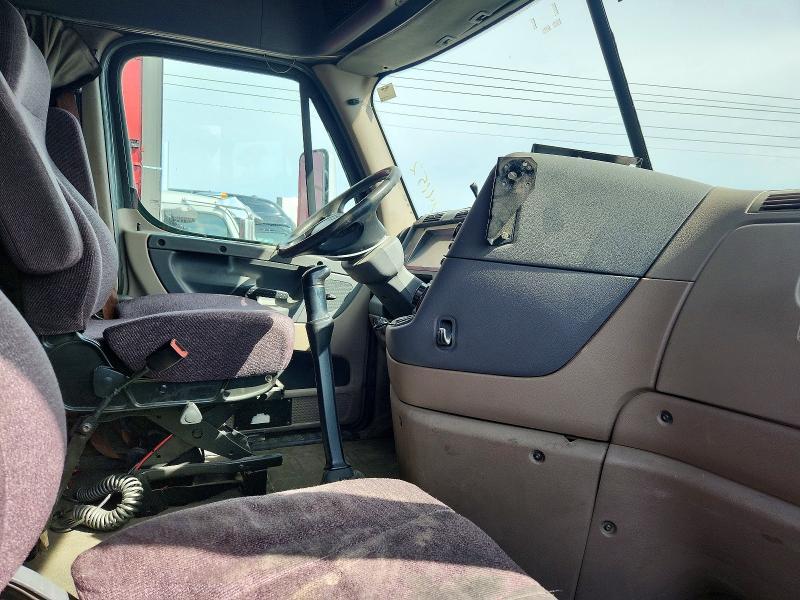 2013 Freightliner Cascadia Semi Truck