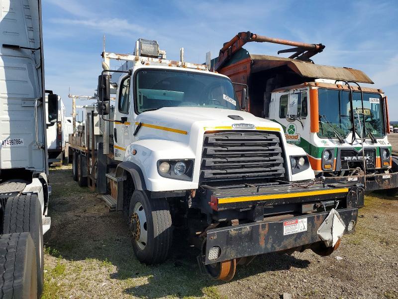 2016 Freightliner 114SD Crane Truck