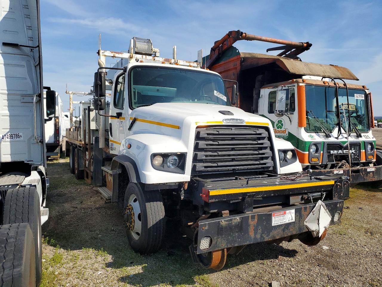 2016 Freightliner 114SD Crane Truck