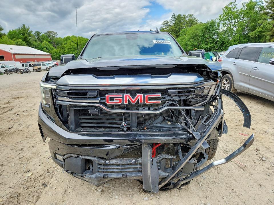 2022 GMC Sierra K1500 AT4
