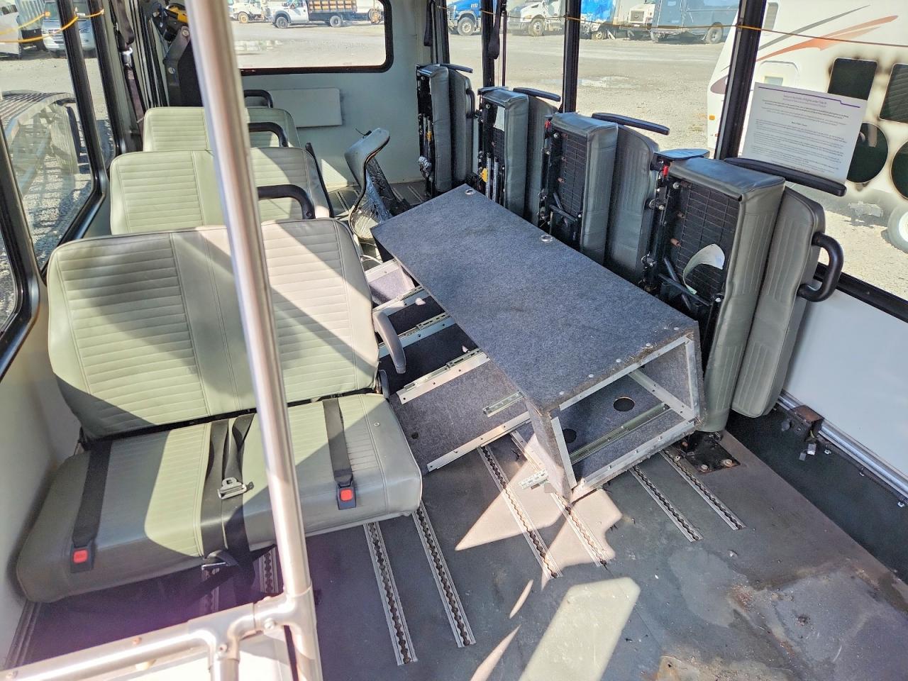 2019 Ford E450 Shuttle Bus