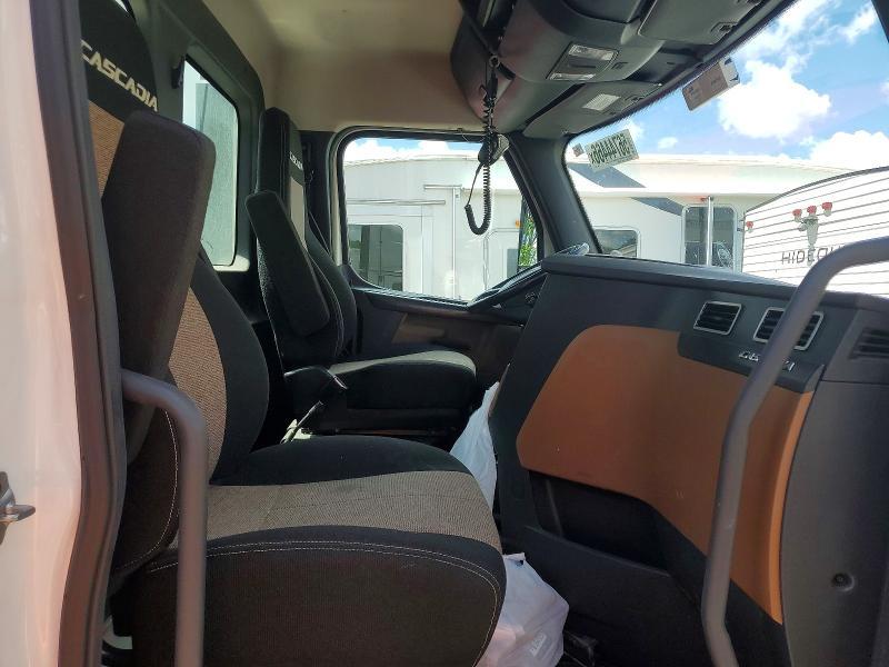 2024 Freightliner Cascadia 126 Semi Truck