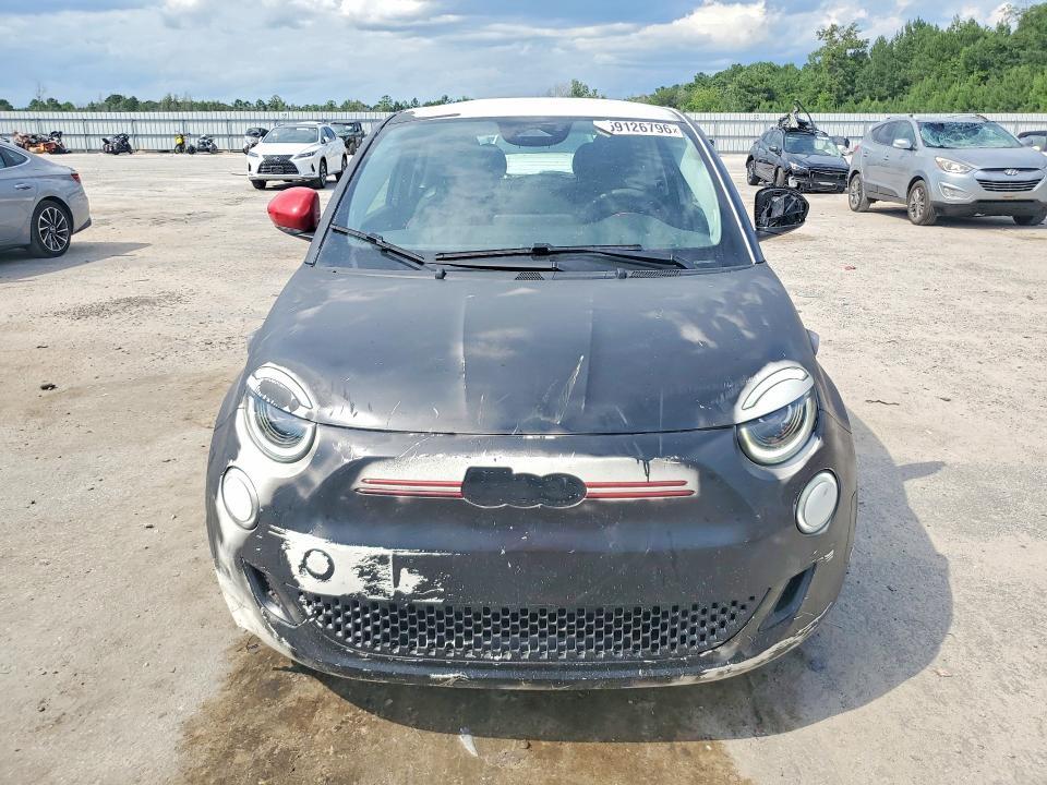 2024 Fiat 500 e red