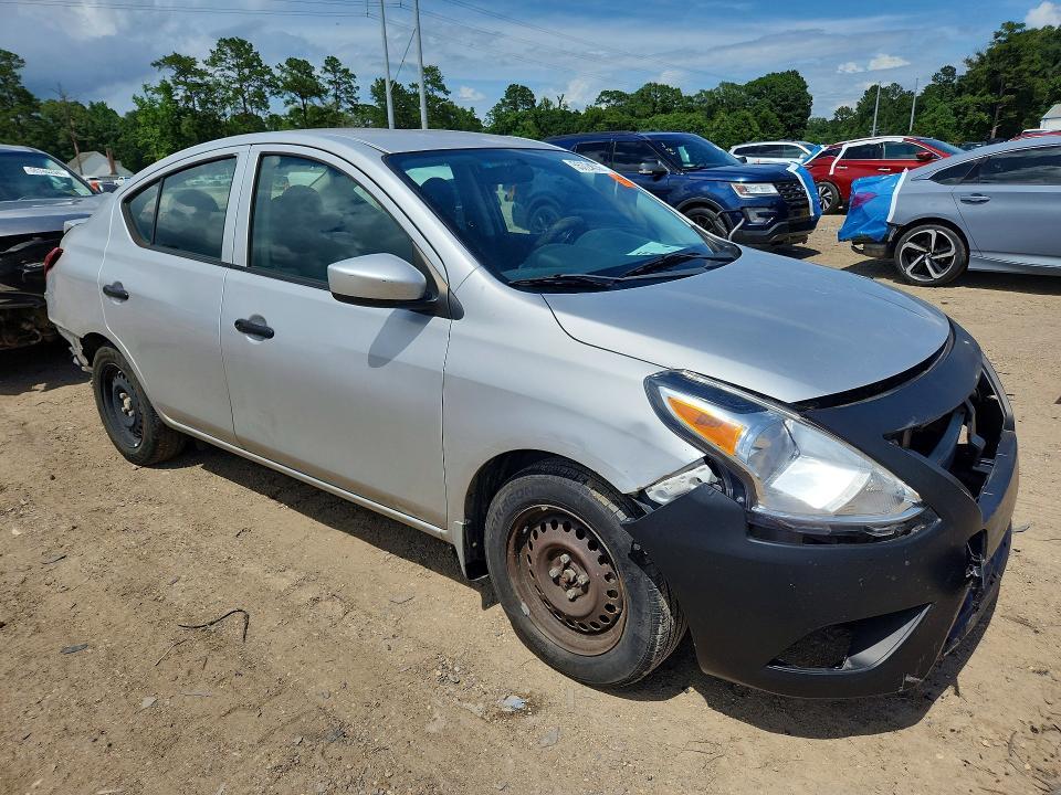 2017 Nissan Versa 1.6 s Plus