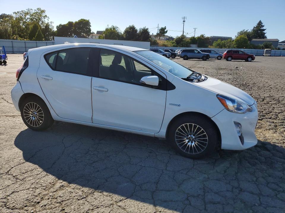 2016 Toyota Prius c one