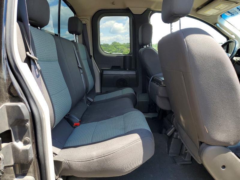 2004 Nissan Titan XE