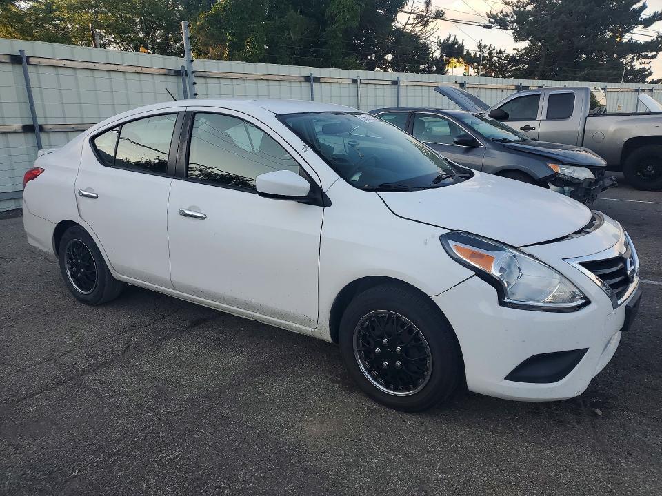 2017 Nissan Versa 1.6 sv