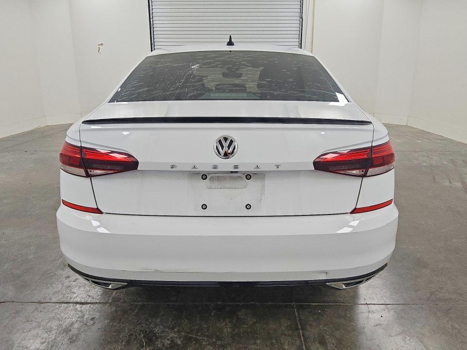2021 Volkswagen Passat R-line