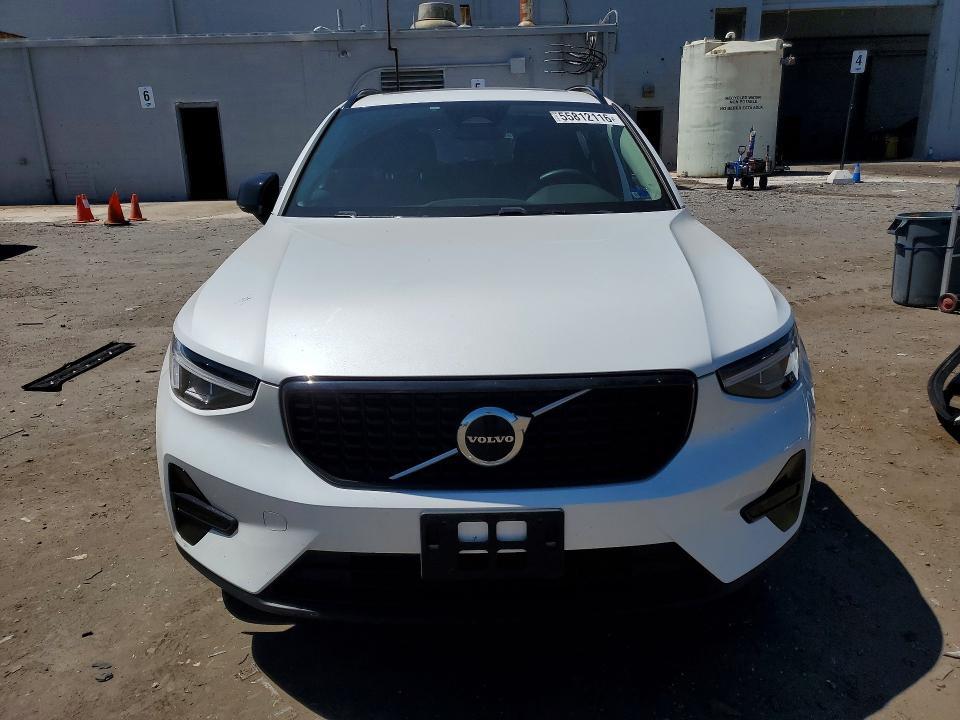 2024 Volvo Xc40 Core