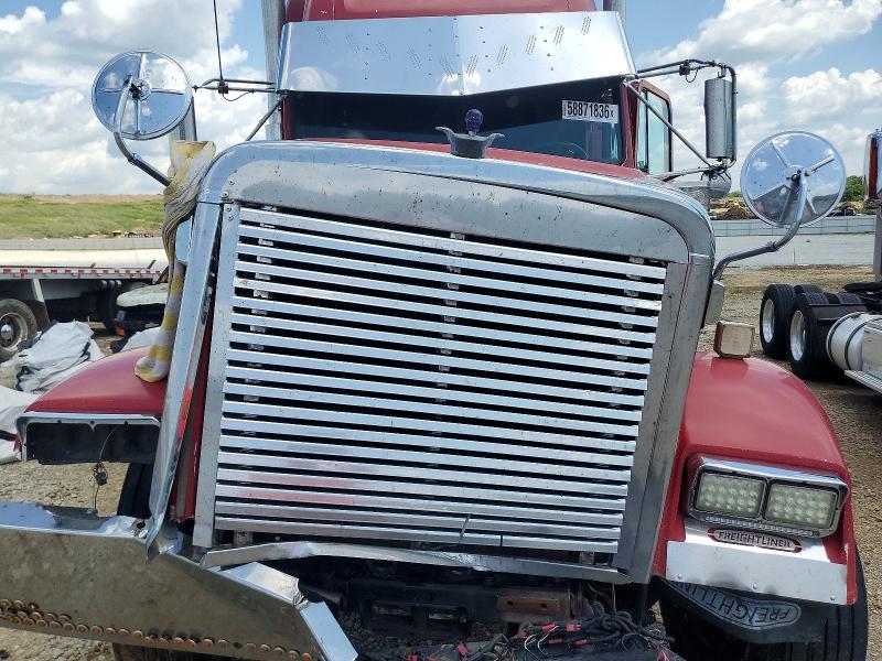 2000 Freightliner FLD120 Semi Truck