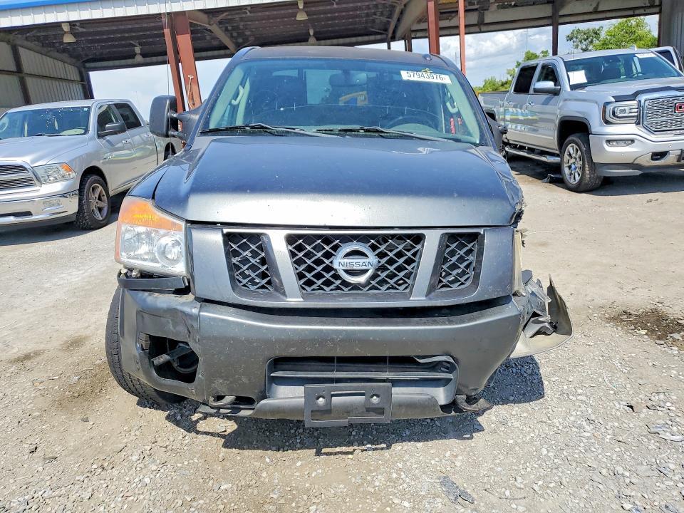 2012 Nissan Titan SV