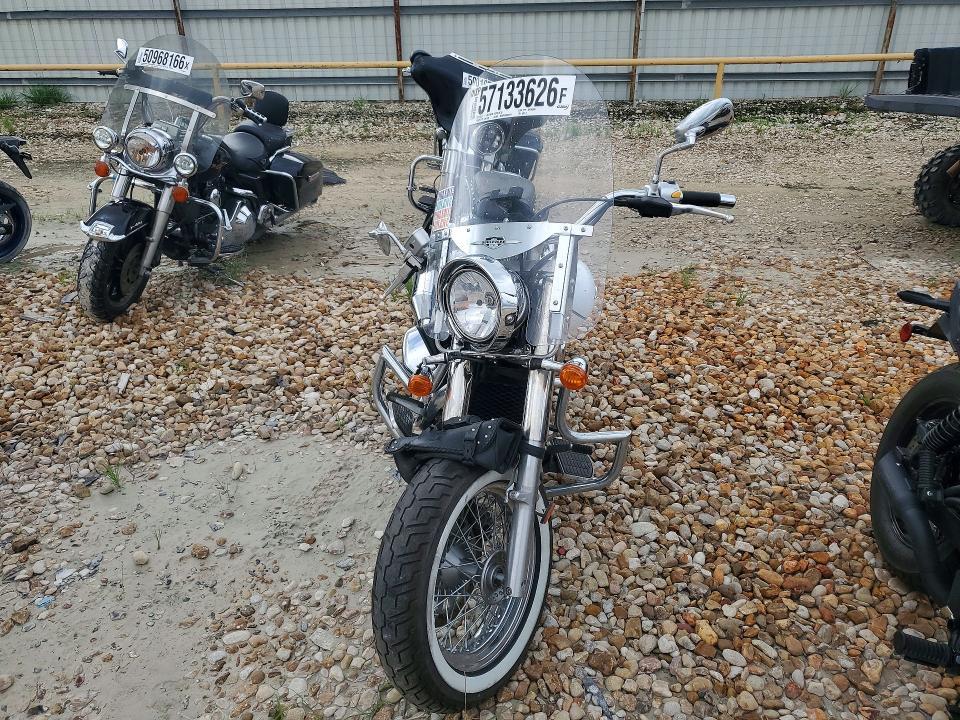 2025 Suzuki VL800 M