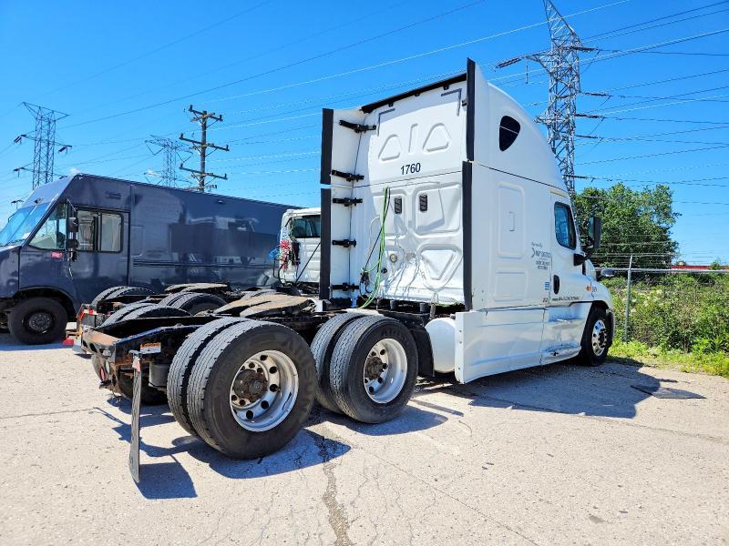 2016 Freightliner Cascadia 125 Semi Truck