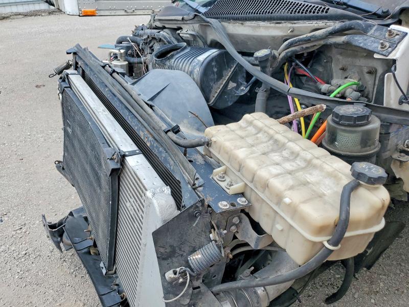 2005 GMC C7 Flatbed Truck