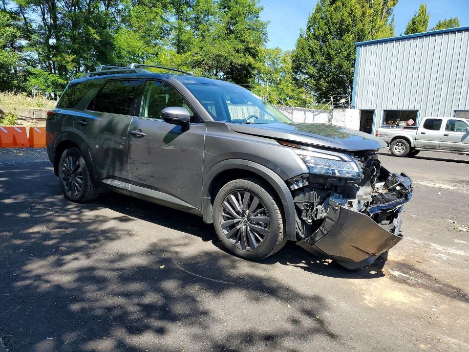 2022 Nissan Pathfinder sl