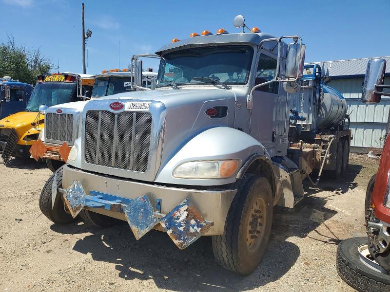 2015 Peterbilt 348 Fuel Truck