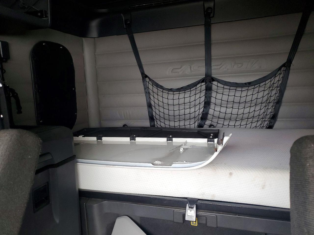 2019 Freightliner Cascadia 126