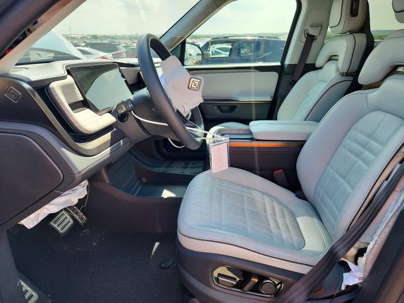 2025 Rivian R1S Premium