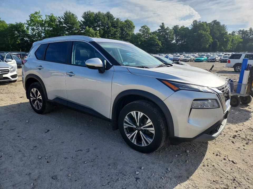 2022 Nissan Rogue sv