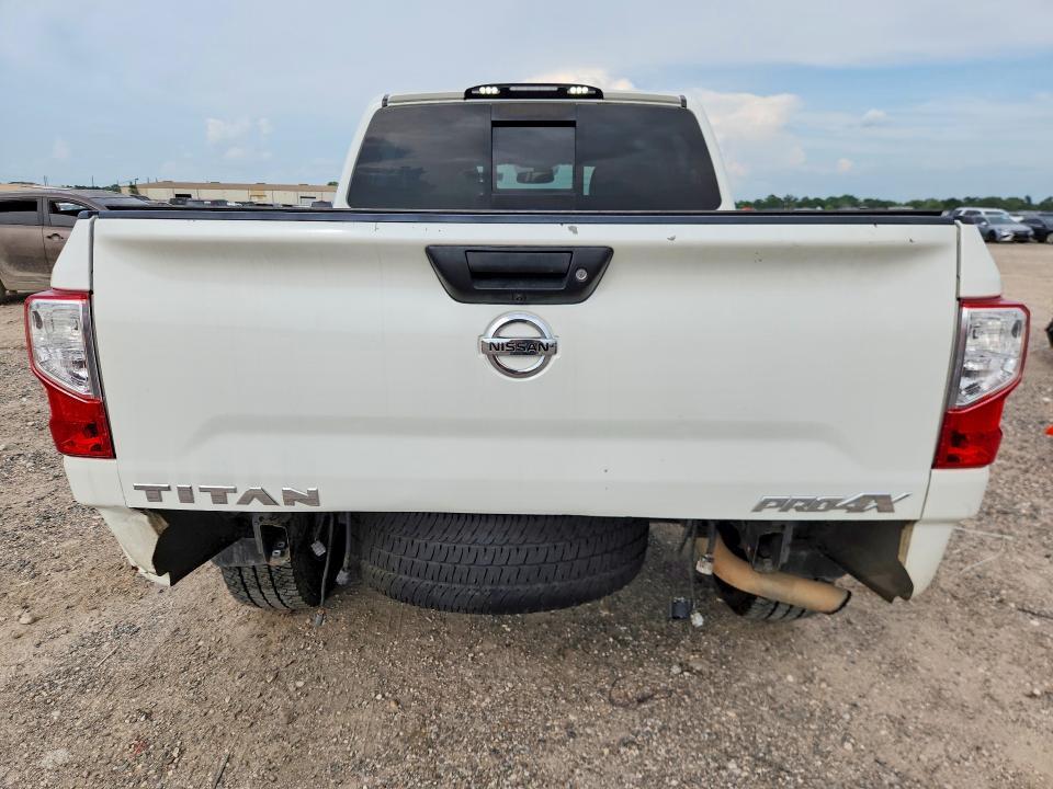 2018 Nissan Titan PRO-4X