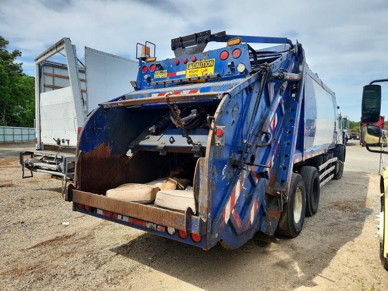 2010 Mack 2011 Mack MRU600 Refuse Truck