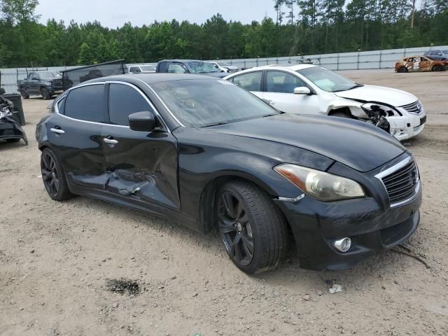 2011 Infiniti M56