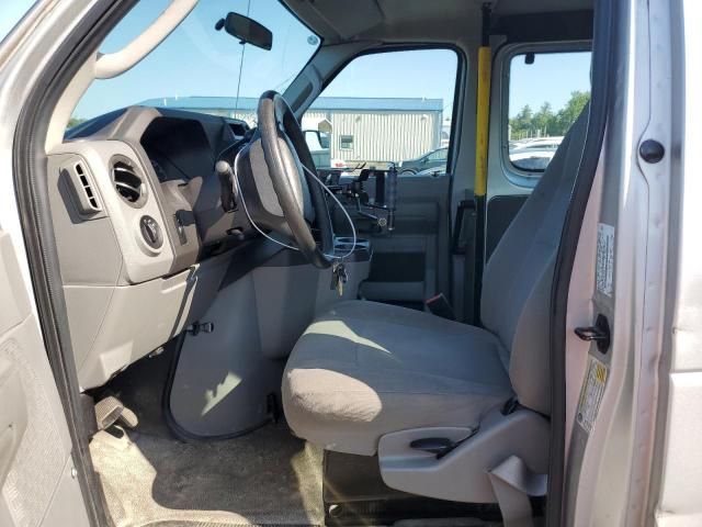 2010 Ford Econoline E350 Super Duty Van